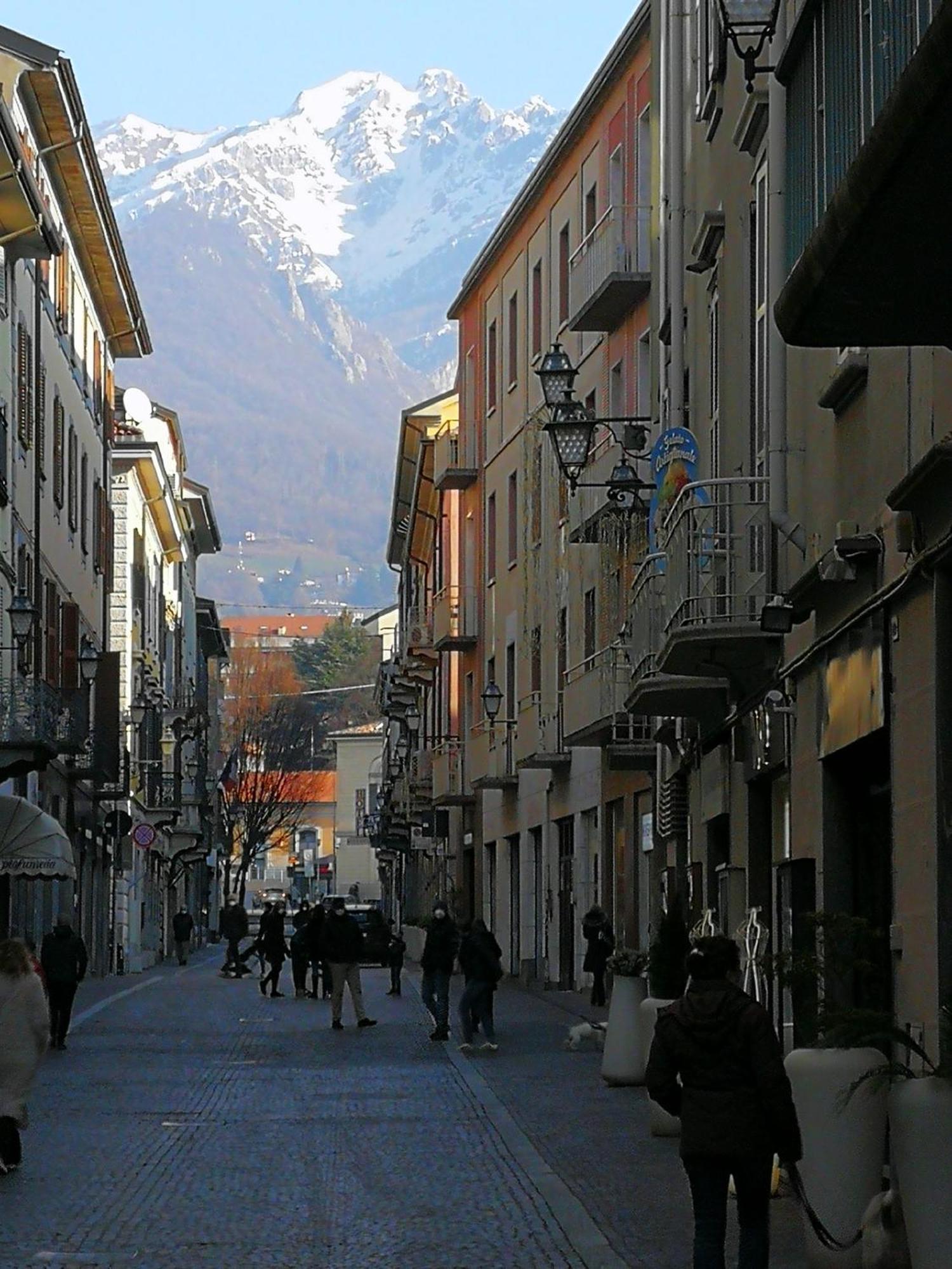 Big Romantic Lake View & Terrace Apartment Lecco Luaran gambar