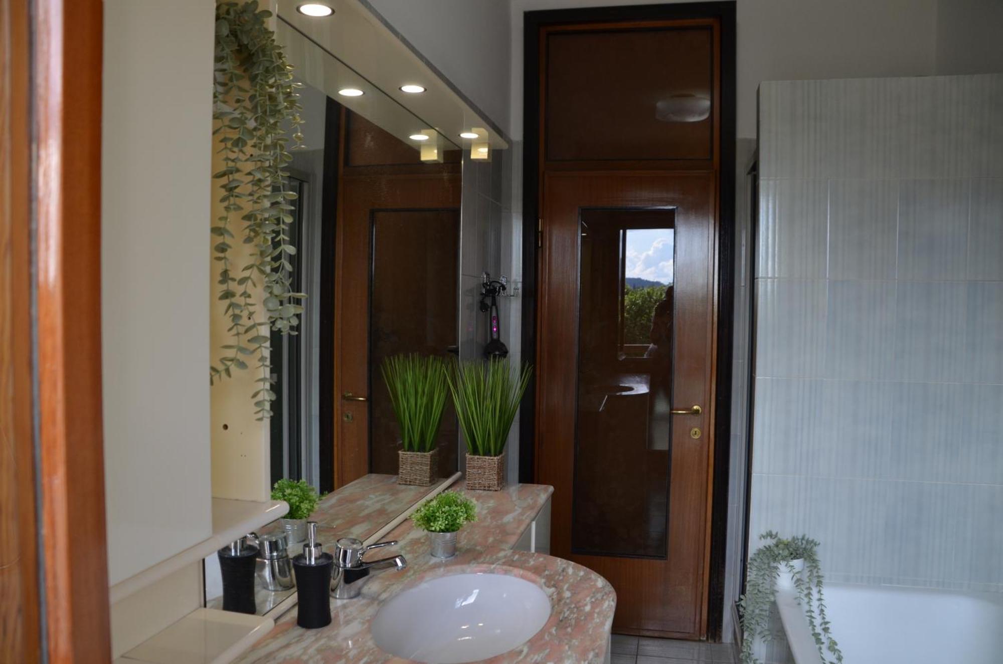 Big Romantic Lake View & Terrace Apartment Lecco Luaran gambar